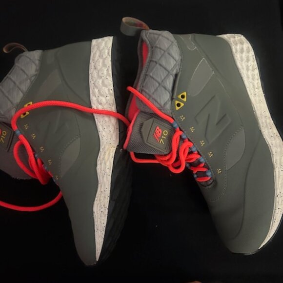 New Balance 710 Gray Lace up Mid Hiking boots , size 11 - Picture 6 of 8